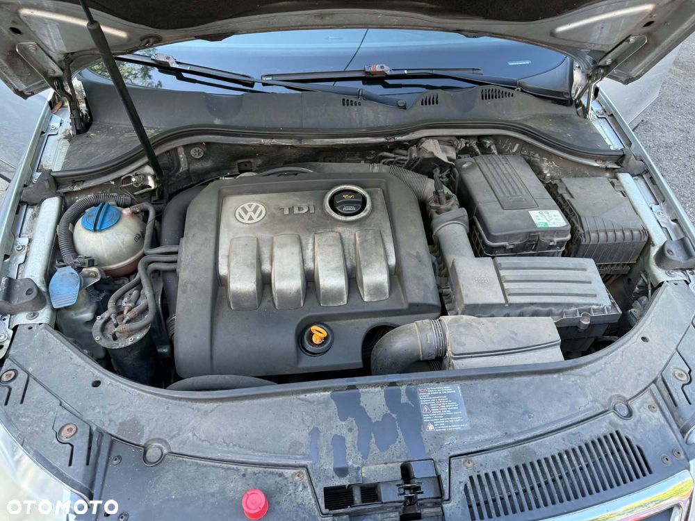 Volkswagen Passat 1.9 TDI Individual - 8