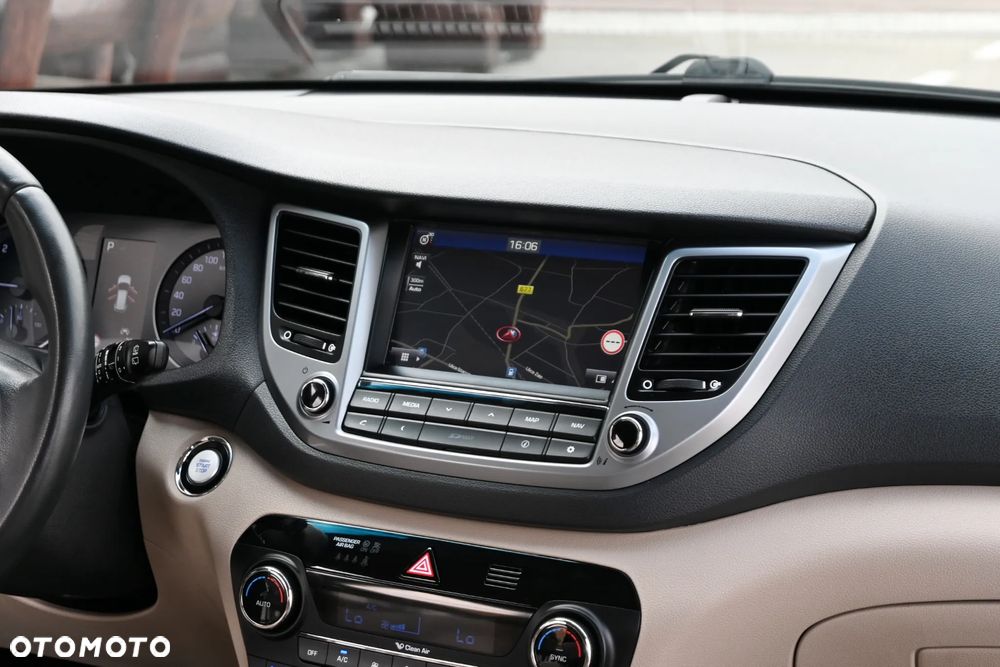 Hyundai Tucson 2.0 CRDI Premium 4WD - 26