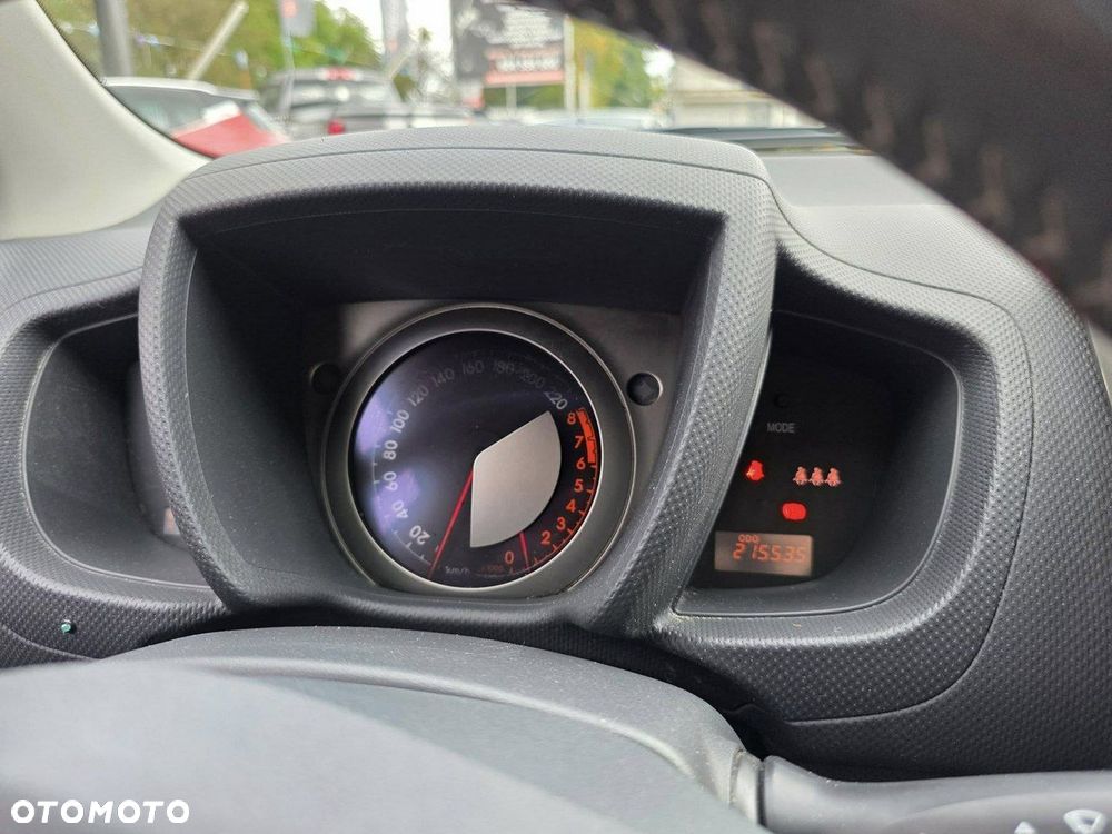 Toyota Urban Cruiser 1.33 Sol - 9