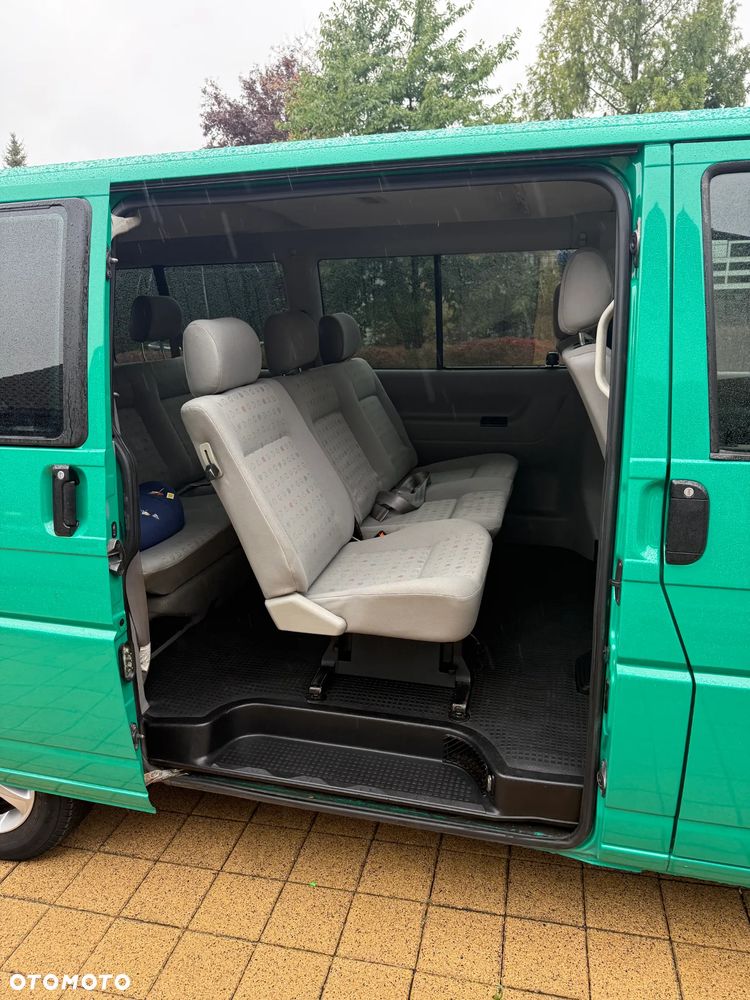 Volkswagen Caravelle - 7