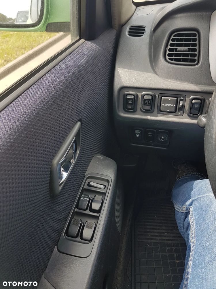 Daihatsu Sirion - 12
