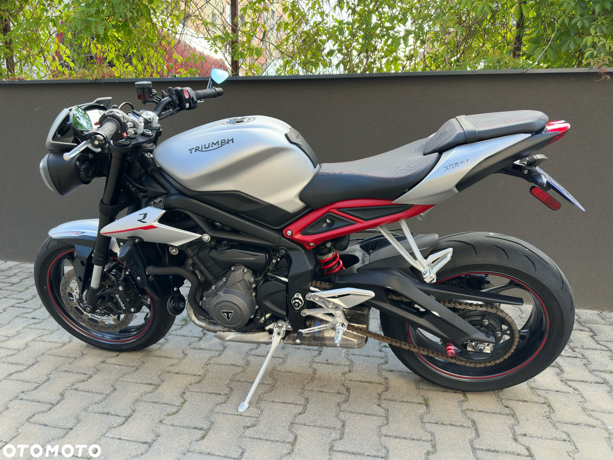 Triumph Street Triple - 4