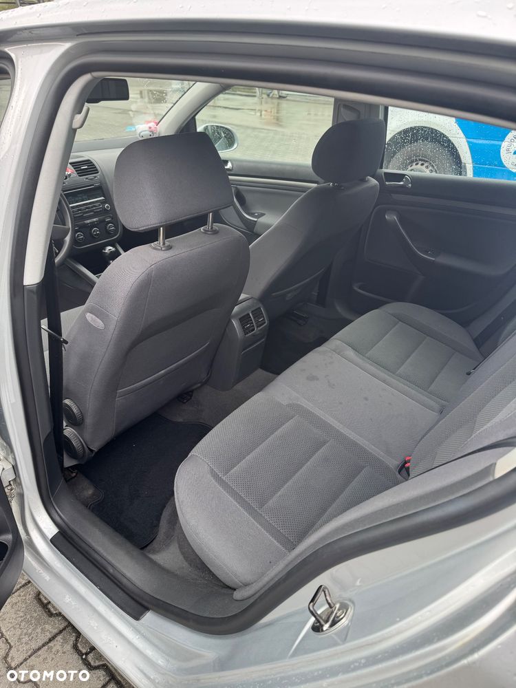 Volkswagen Golf - 8