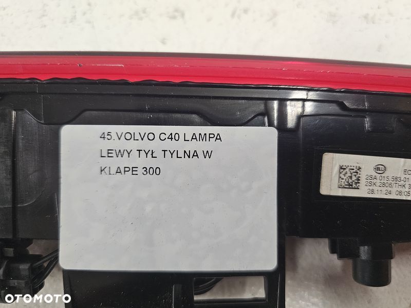 VOLVO C40 LAMPA LEWY TYŁ LEWA TYLNA W KLAPĘ - 6