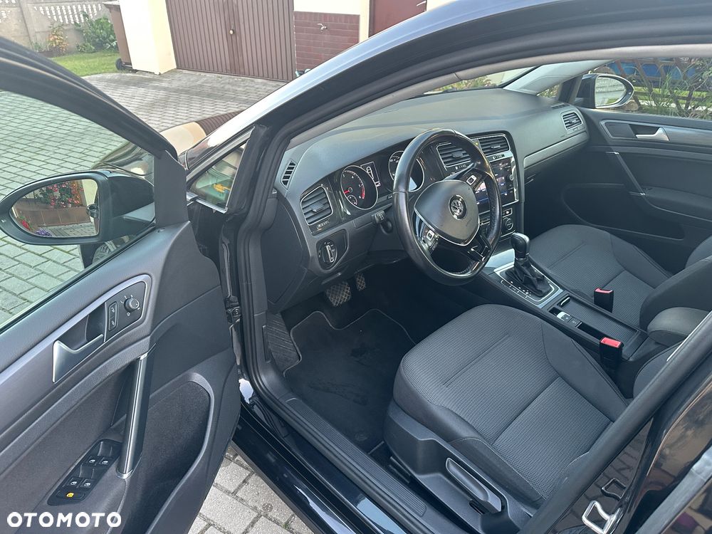 Volkswagen Golf - 11