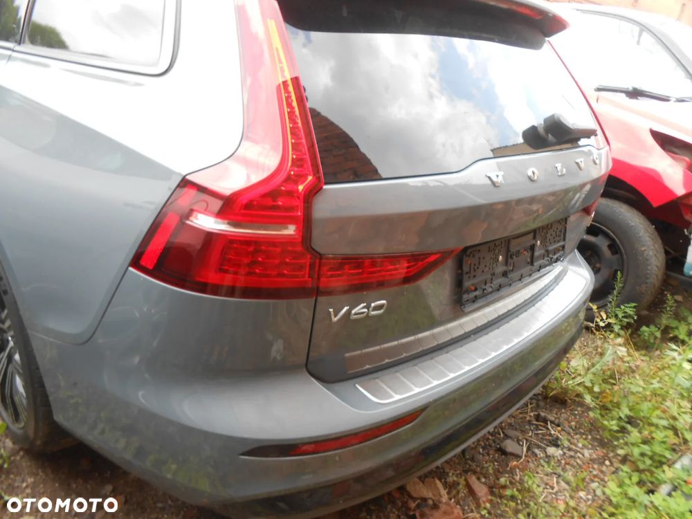 Volvo V60 T8 AWD Ultra Dark - 1