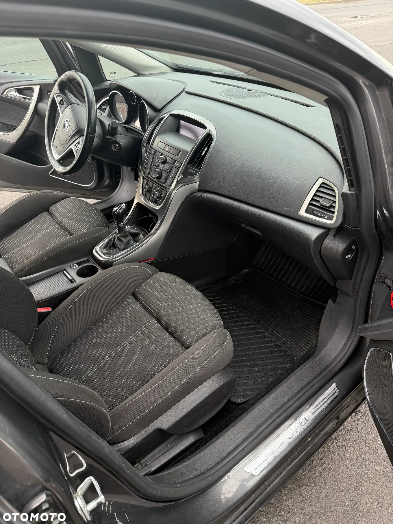 Opel Astra IV 1.4 T Cosmo - 14