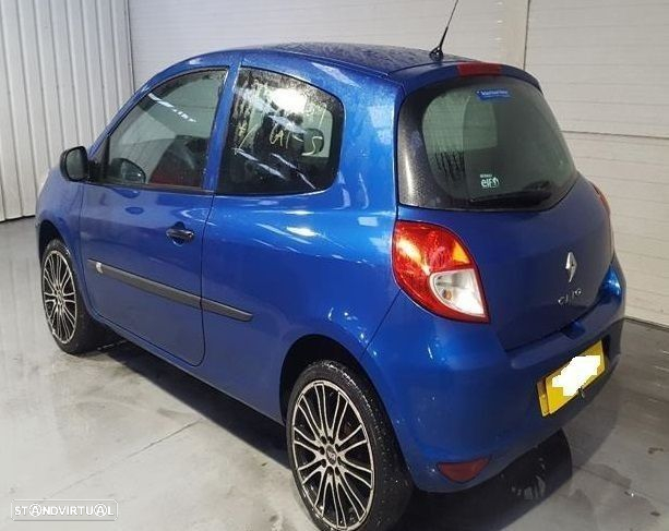 Renault Clio Extreme 1.2i de 2009 disponível para peças - 4