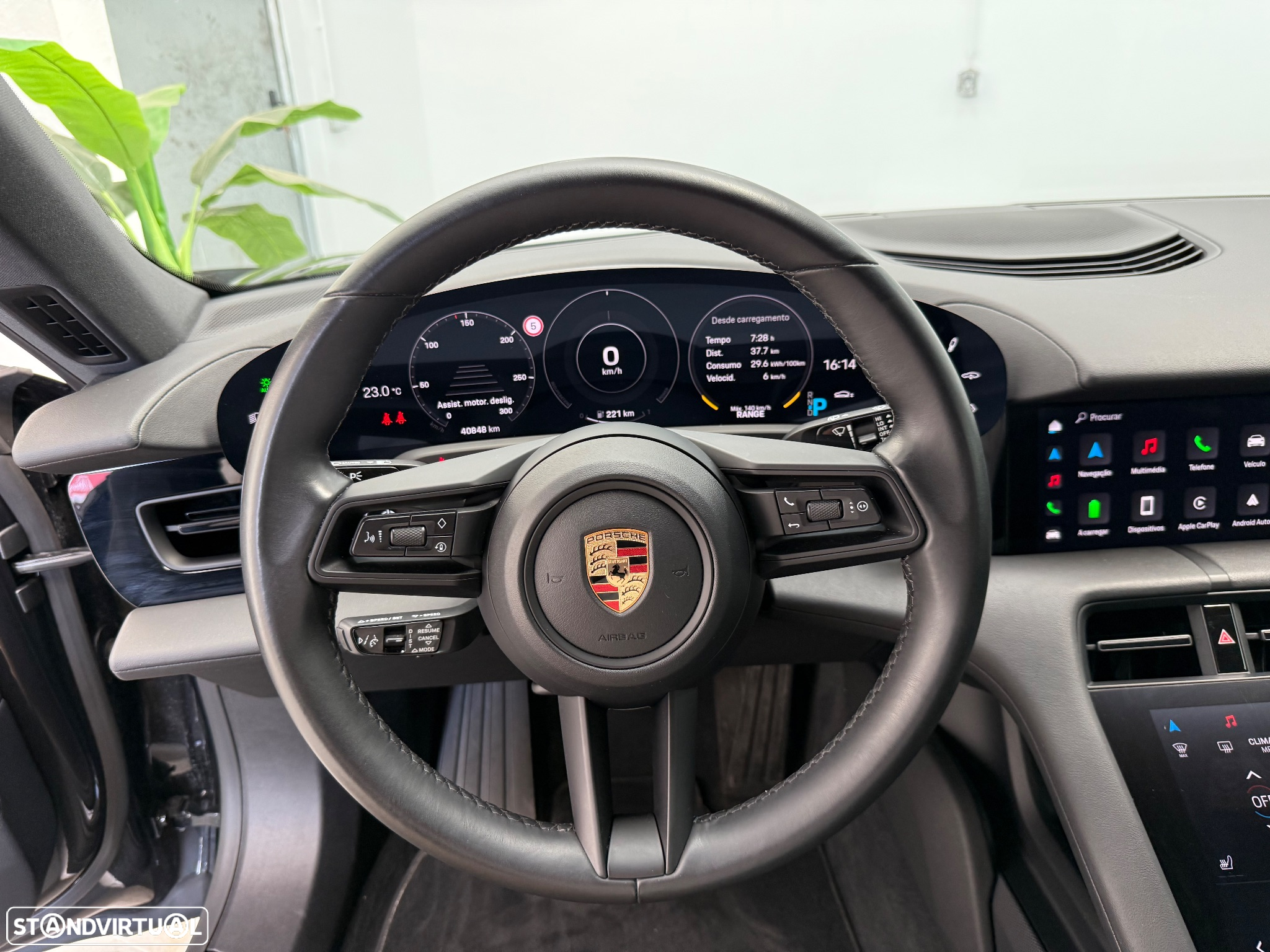 Porsche Taycan Cross Turismo 4 - 10