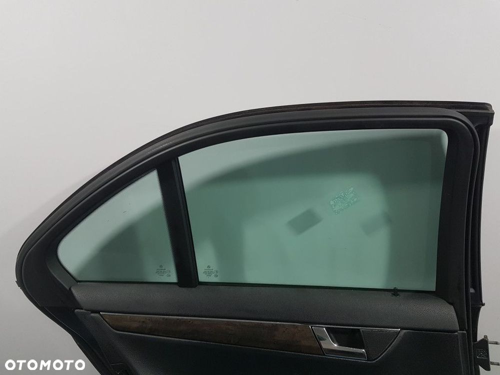 MERCEDES W204 DRZWI TYŁ LEWE 755 - 9