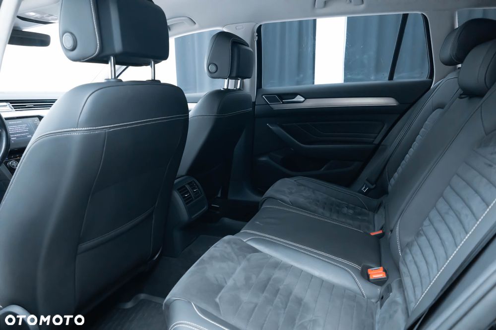 Volkswagen Passat 2.0 TDI 4Mot Elegance DSG - 35