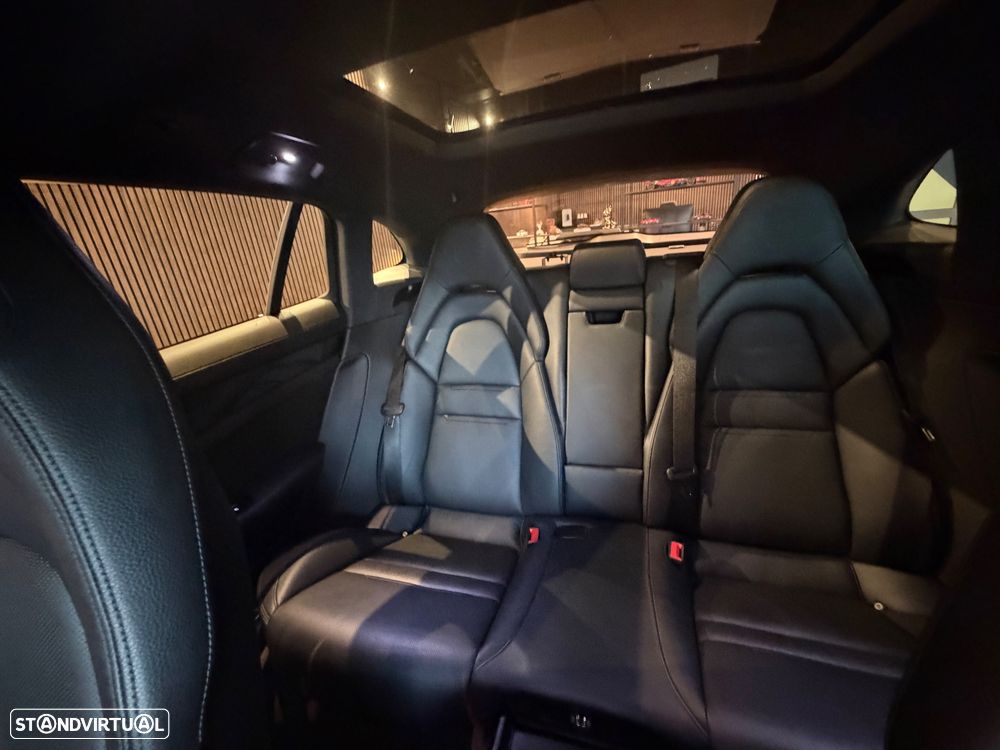 Porsche Panamera Sport Turismo 4 E-Hybrid Platinum Edition - 33