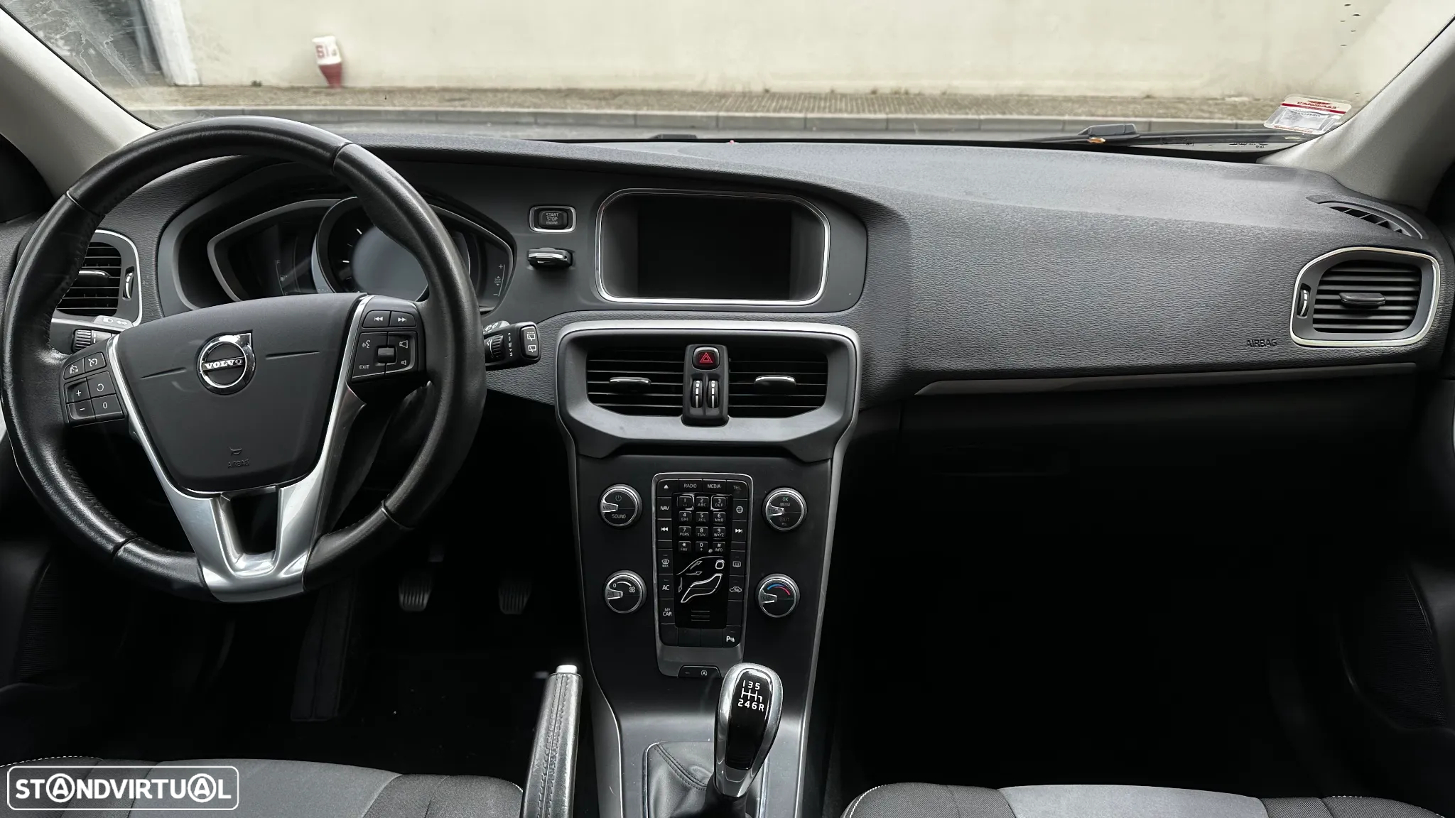 Volvo V40 2.0 D2 Momentum - 23