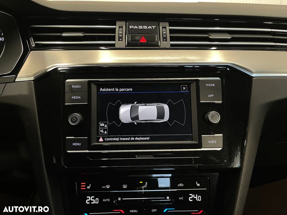 Volkswagen Passat 2.0 TDI DSG Highline - 14