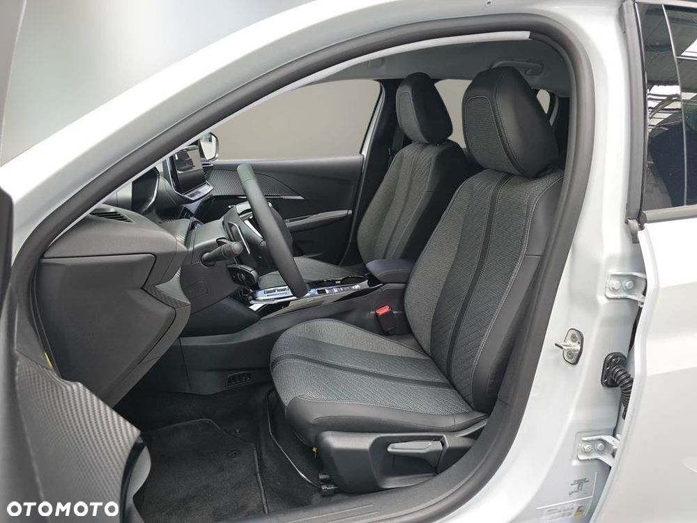 Peugeot 208 1.2 mHEV Allure - 10