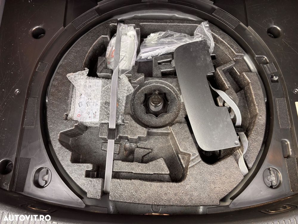 Volkswagen Touran 2.0 TDI DPF Highline - 17