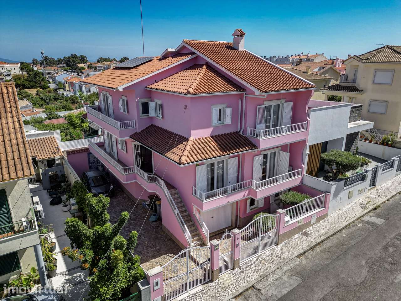 Moradia Geminada Remodelada com Piscina, 4 Quartos e Espaço de Lazer, - Grande imagem: 2/60