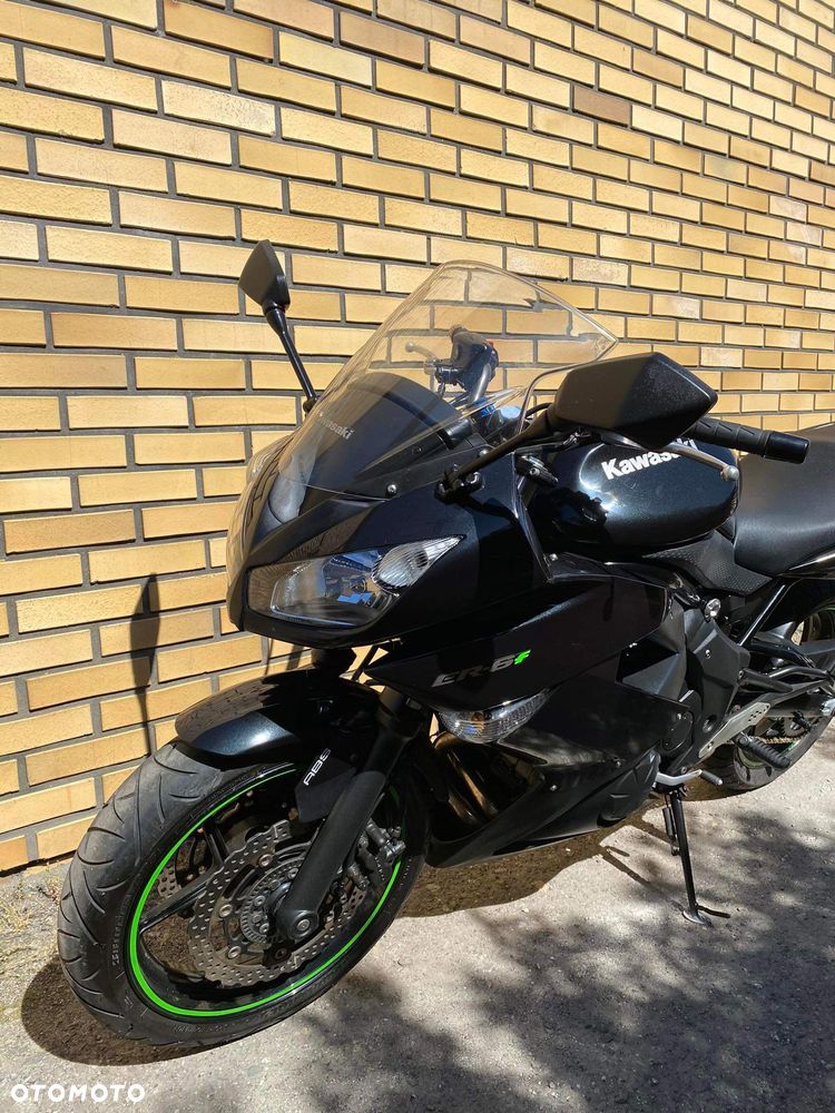 Kawasaki ER - 2