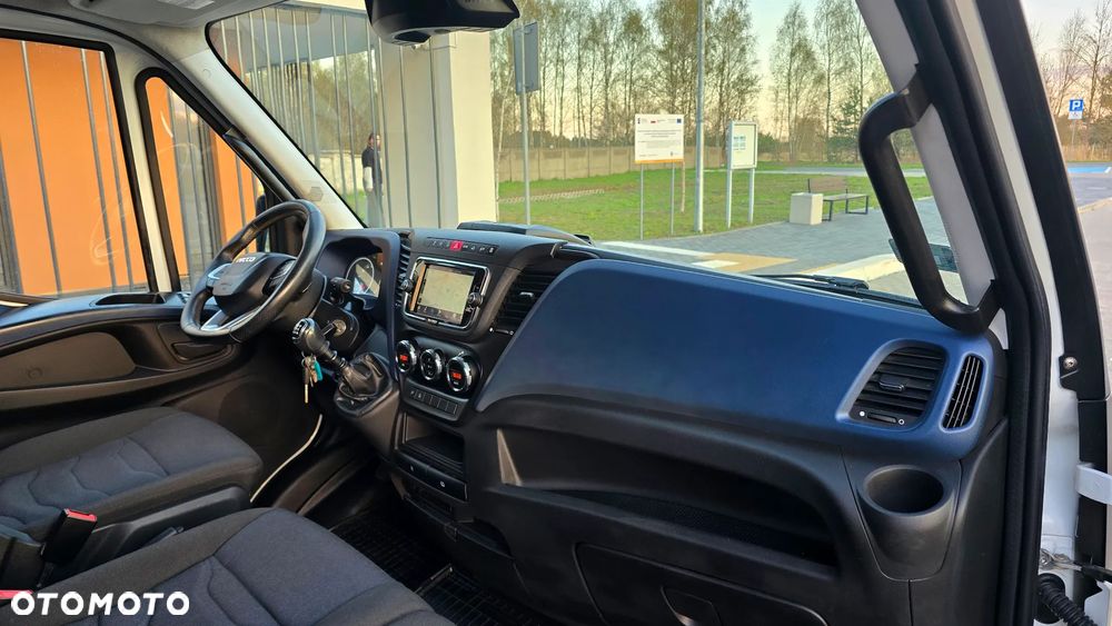 Iveco ❗️❗️DAILY 3.0 180KM MAXI 50C18 L4H3 JAK NOWY ❗️❗️NOWY MODEL / ZABUDOWA VIP 9 OSÓB HAUSER / 3500KG HAK / PIERWSZY WŁASCICIEL / BLASZAK / NAVI / KAMERA COFANIA / ZAWIESZENIE PNEUMATYCZNE AIR-PRO  / KLIMATYZACJA POSTOJOWA / SKRZYNIA MANUALNA / BLIŹNIAKI / TEMPOMAT / WERSJA WZMOCNIONA / FULL OPCJA / SERWIS ASO / SALON POLSKA / 35C15 50C15 35C18❗❗ JAK Z SALONU - NOWY -❗❗ - 30