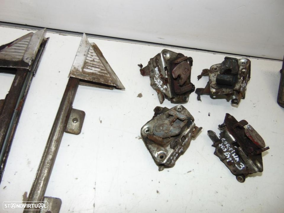 Ford Cortina MK3 5pt várias pequenas peças - 4