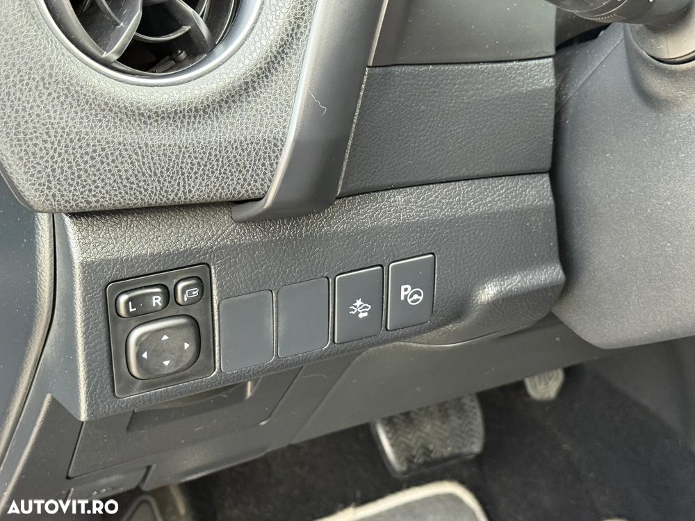 Toyota Auris 1.8 L VVT-i Hybrid Sol + - 22