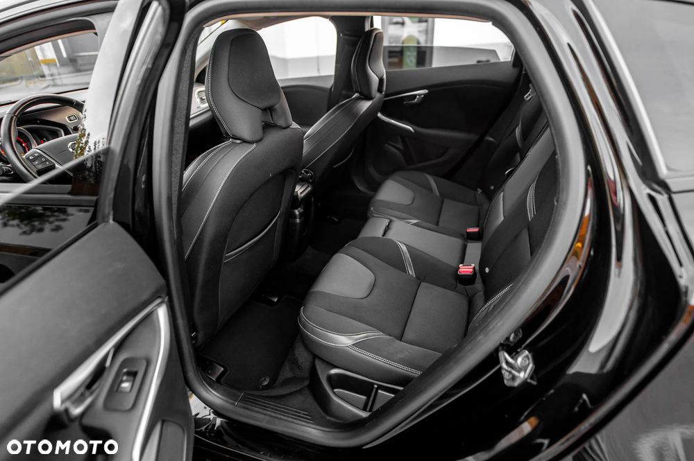 Volvo V40 D4 Drive-E Momentum - 22
