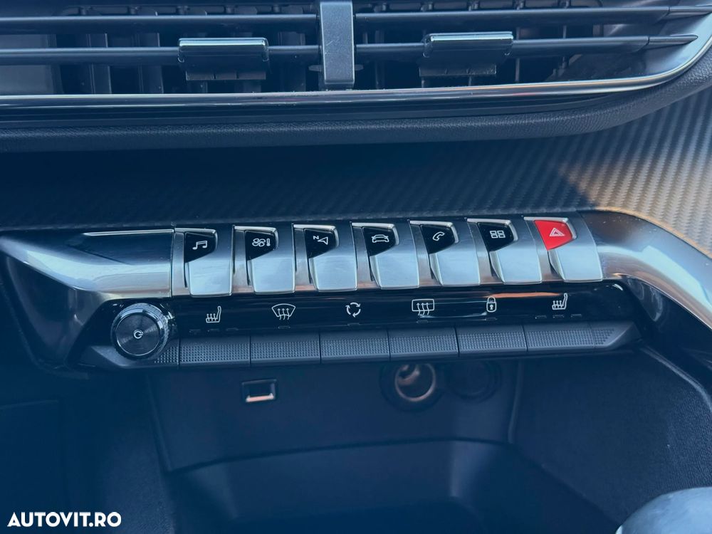 Peugeot 3008 1.6 BlueHDI S&S Allure - 23