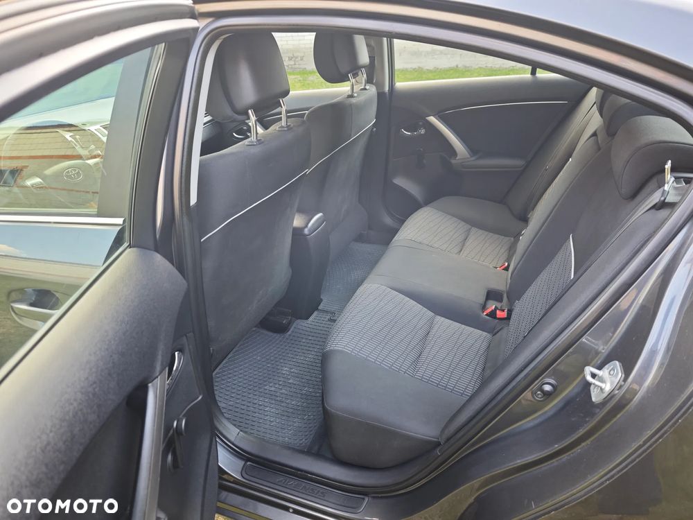Toyota Avensis 2.0 D-4D Active - 12