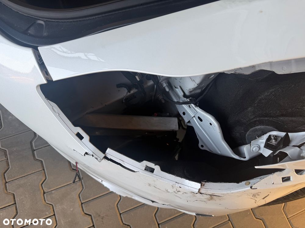 Tesla Model 3 - 4