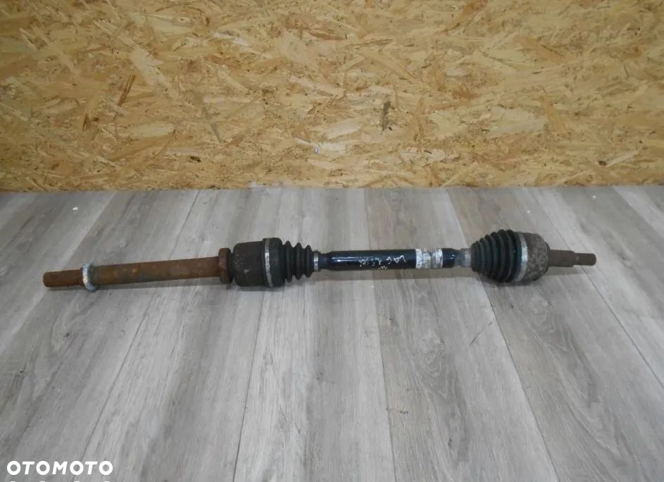 PÓŁOŚ PRAWA Renault LAGUNA III 1,5 DCI 81kW 110KM 2013r 6B 8200676172 - 1