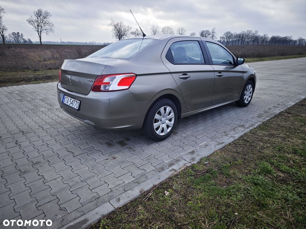 Peugeot 301 - 4