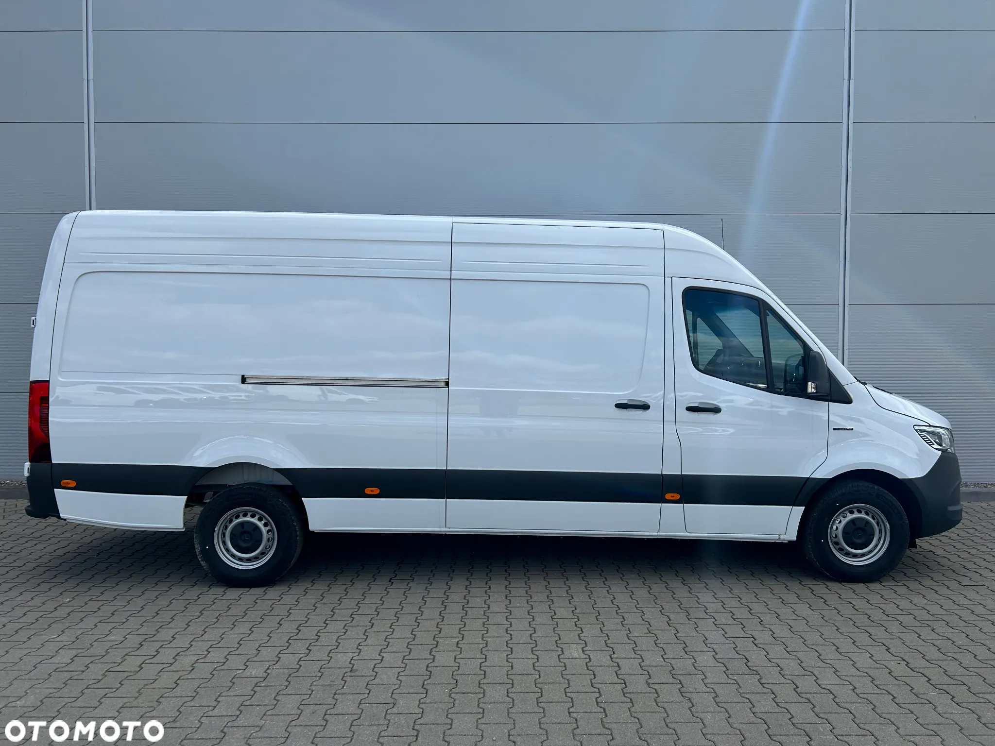 Mercedes-Benz eSPRINTER 314e FURGON DŁUGI - 12