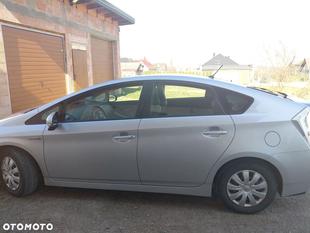 Toyota Prius 1.8 HSD Prestige - 12