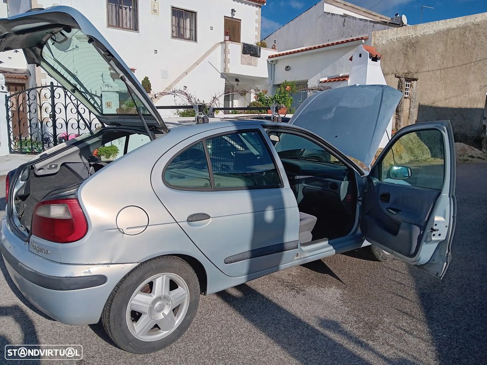 Renault Mégane 1.9 dCi Authentique - 4