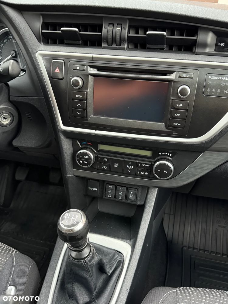 Toyota Auris 2.0 D-4D Premium Comfort - 16