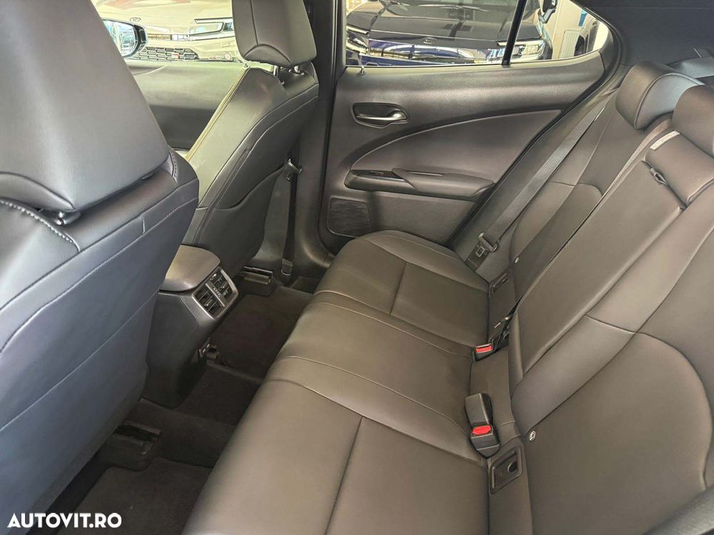 Lexus UX 250h Executive Line - 17