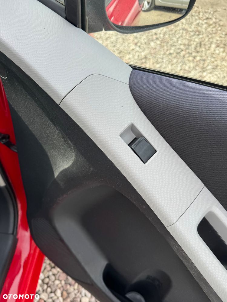 Toyota Yaris 1.33 Luna - 23