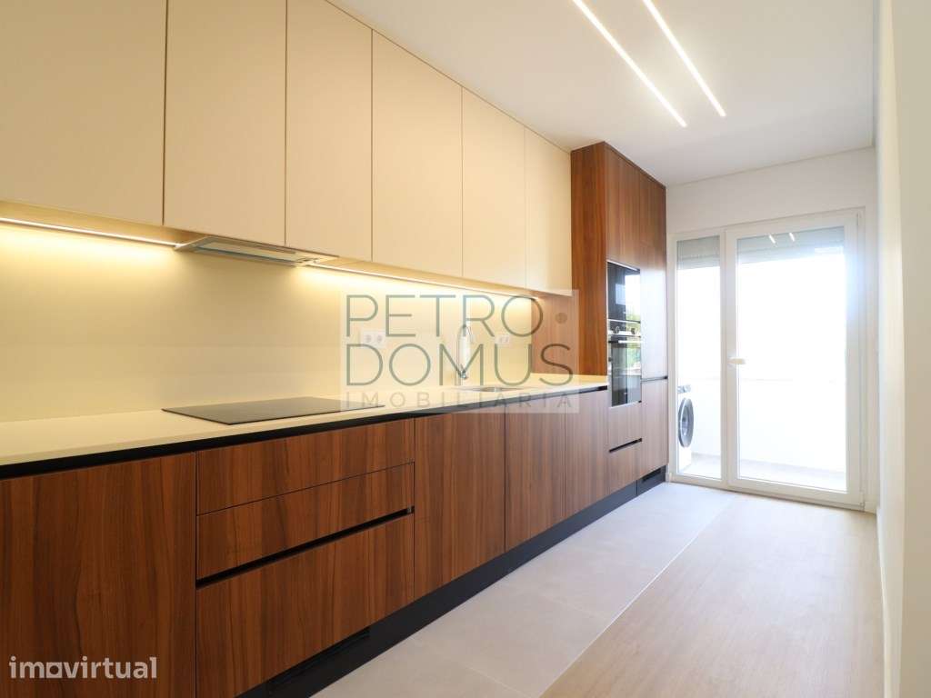 T3 COM 3 WC EM PRÉDIO TOTALMENTE REMODELADO - ALMADA - Grande imagem: 4/35