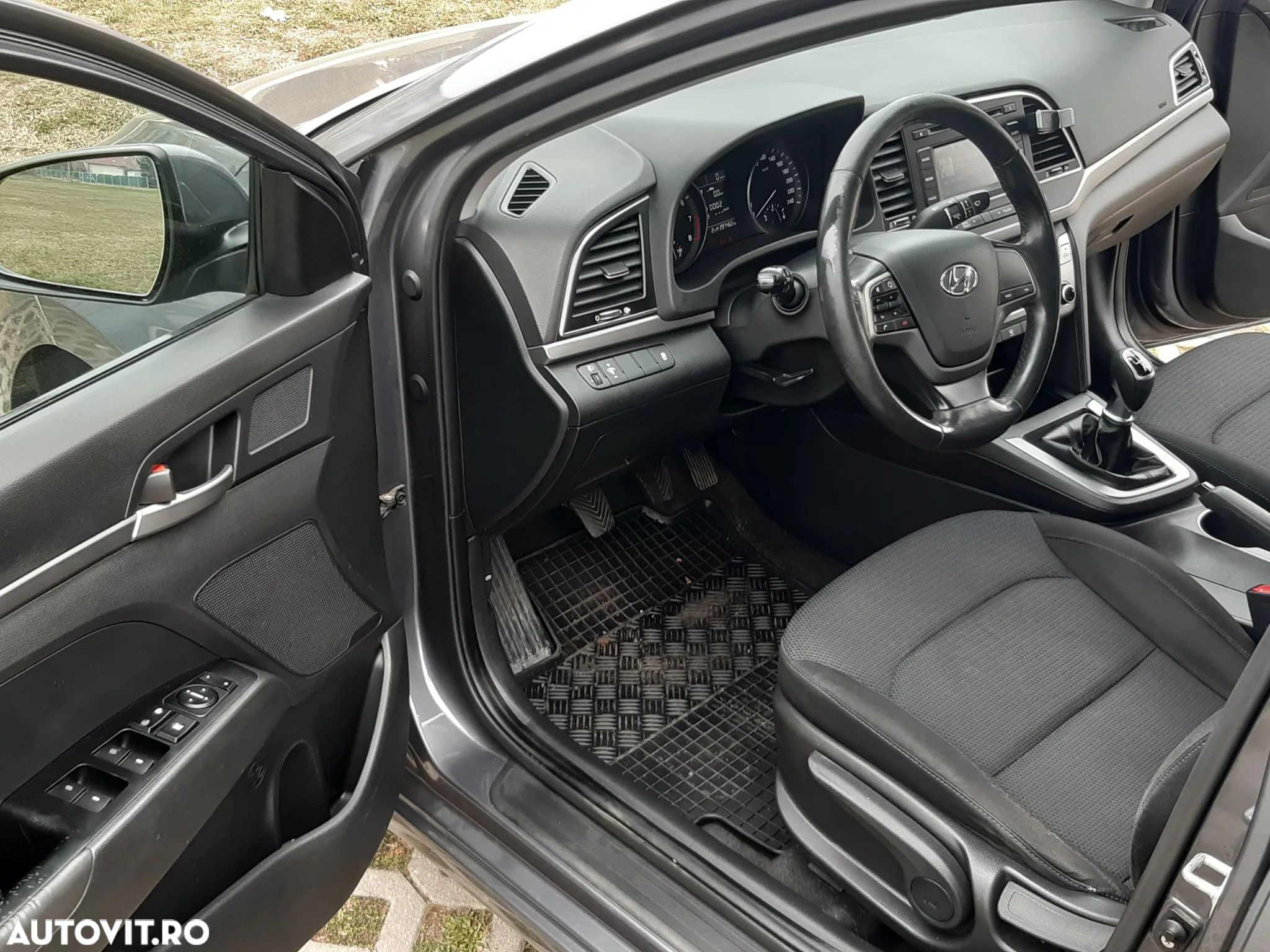 Hyundai Elantra 1.6 MPi Comfort - 1