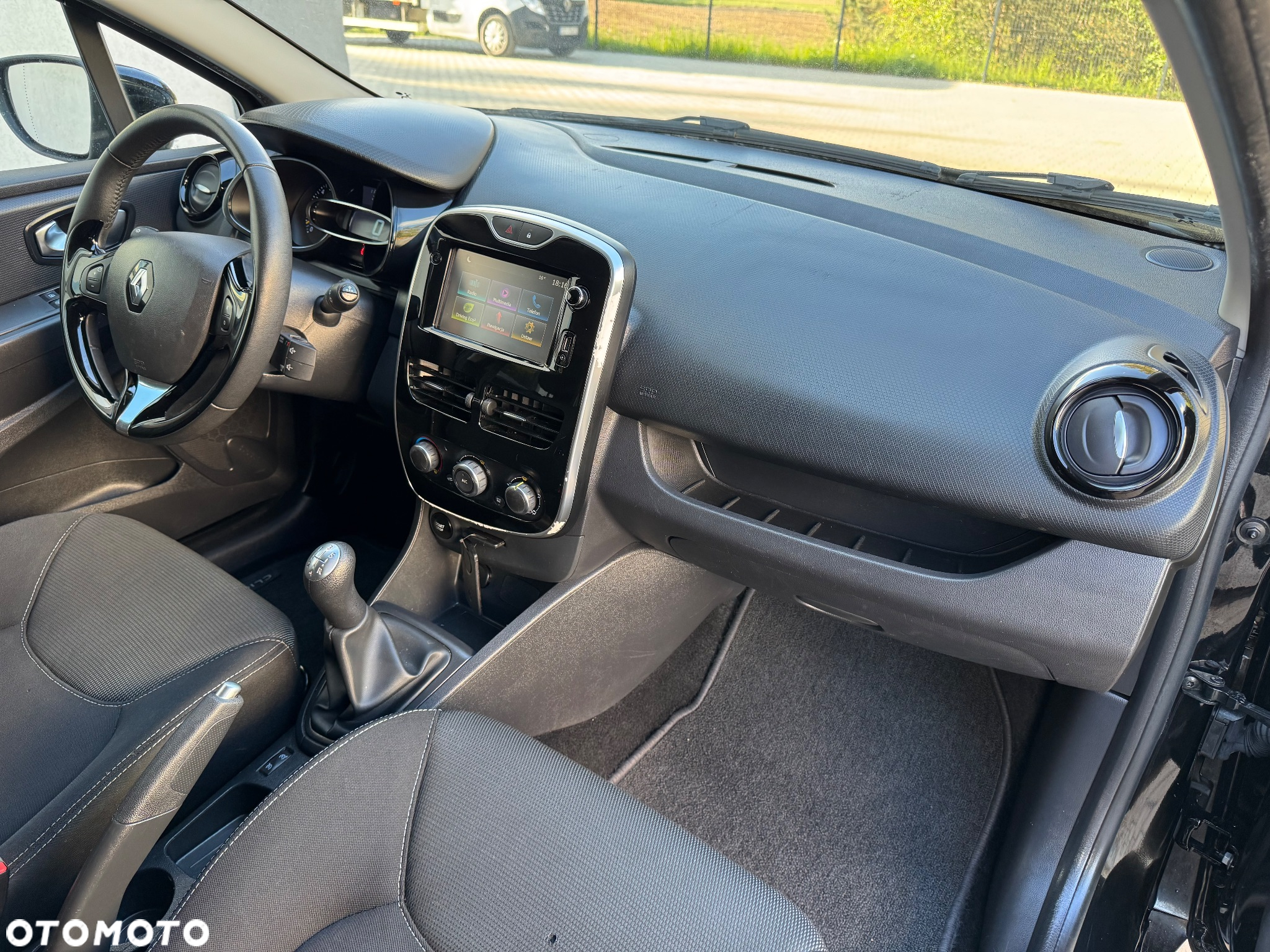 Renault Clio 1.2 16V 75 LIMITED - 18