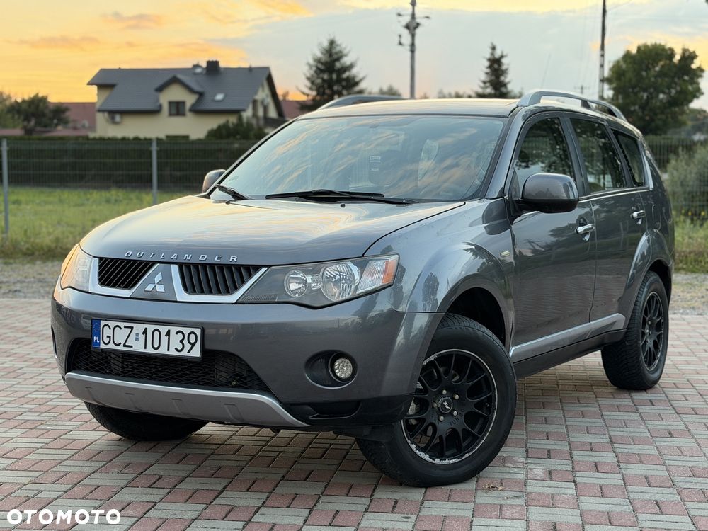 Mitsubishi Outlander - 1