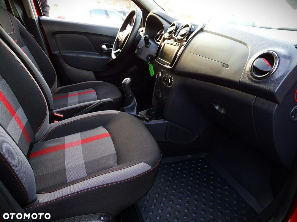 Dacia Logan TCe 90 S&S Stepway Celebration - 17