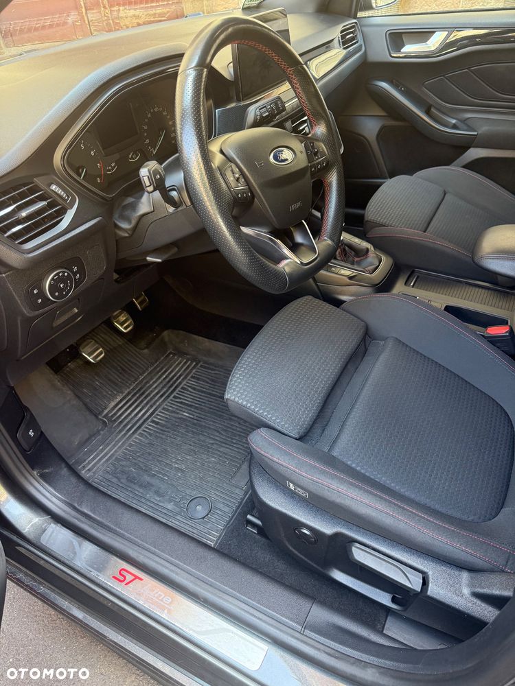 Ford Focus ver-1-5-ecoboost-st--line - 12