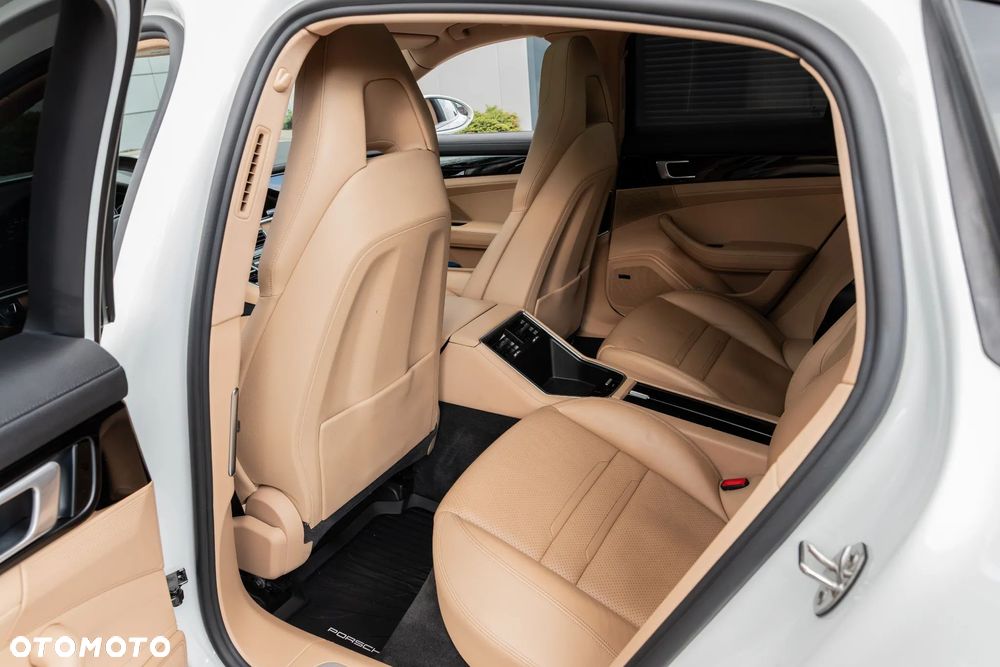 Porsche Panamera Standard - 14