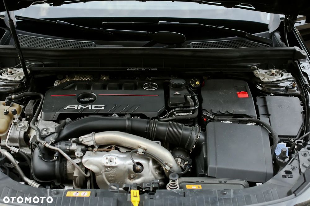 Mercedes-Benz GLB AMG 35 4Matic AMG Speedshift DCT 8G - 39