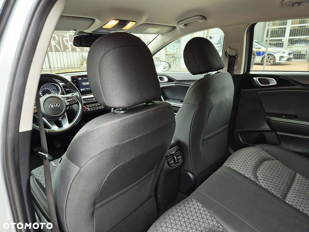 Kia Ceed - 15