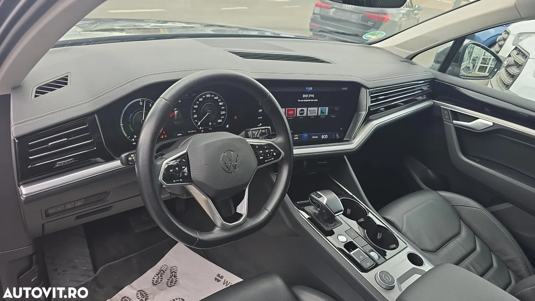 Volkswagen Touareg - 13
