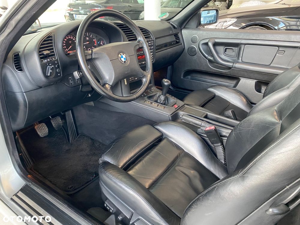 BMW Seria 3 318i Cabriolet - 25