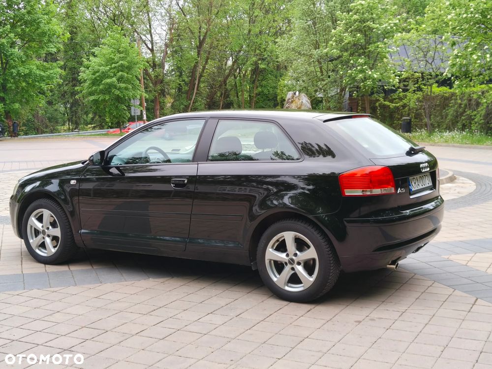 Audi A3 3-drzwiowe 1.6 FSI Ambiente - 6