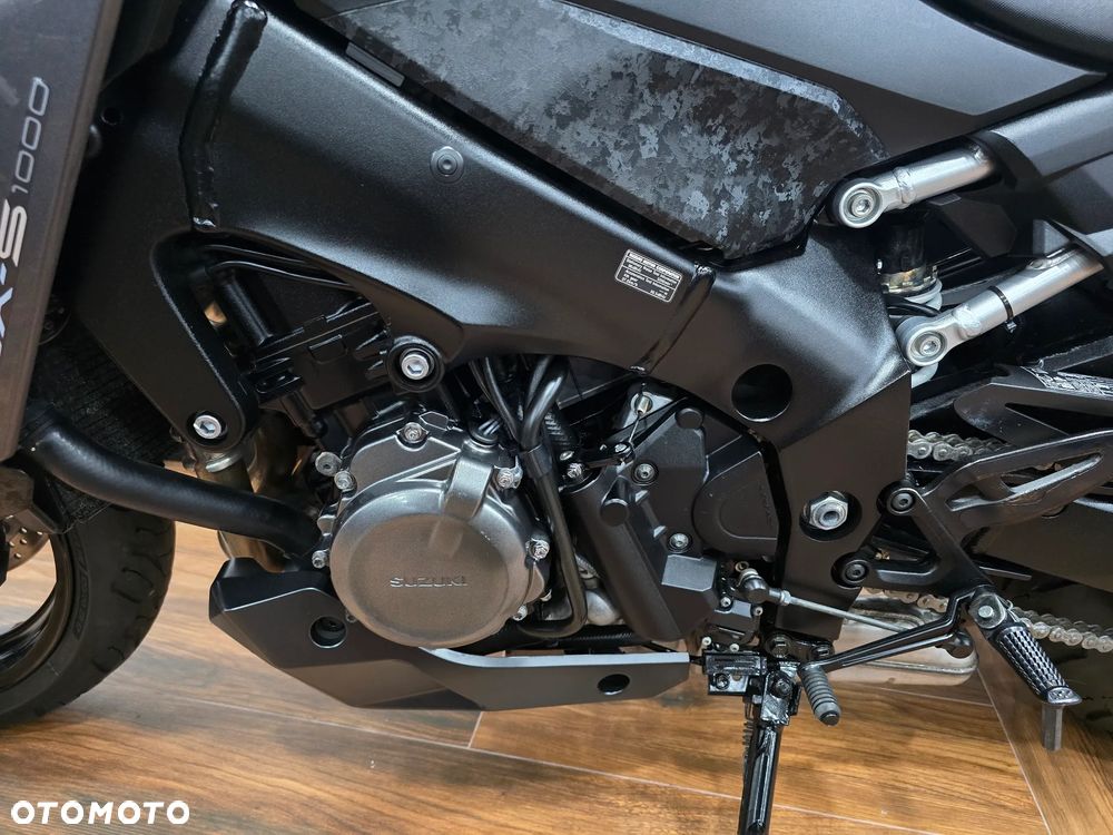 Suzuki GSX - 25